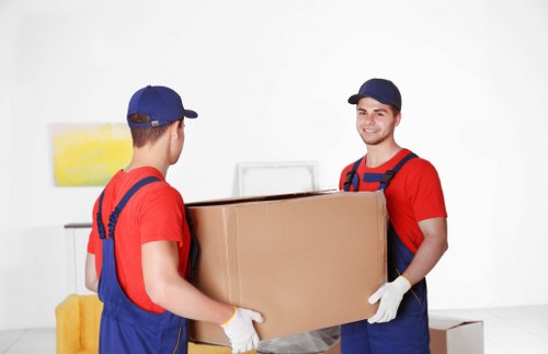 Moving truck and loading support for a Bermondsey flat relocation