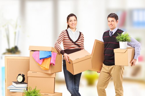 Moving boxes and furniture from a Bermondsey flat with attention to parking and access