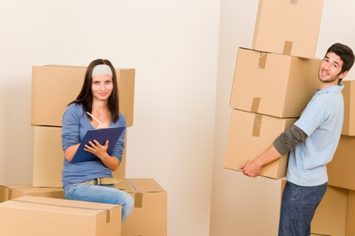 Bermondsey moving truck service for flats and offices